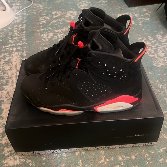 Nike Air Jordan 6 Infared - Picture 3 of 5